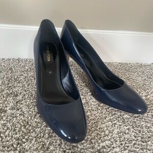 NWOB Sergio Rossi Navy Blue Patent Round Almond Toe Pump Size 41